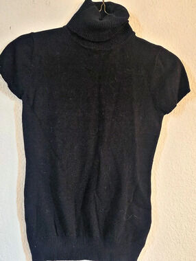 take out Short Sleeve Turtleneck Sweater in Black Like New